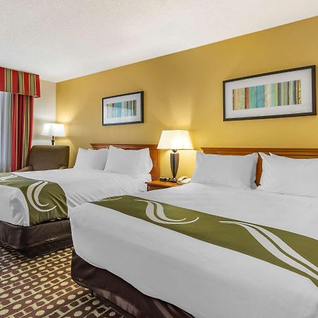 Quality Inn Fayetteville Near Historic Downtown Square Exteriör bild