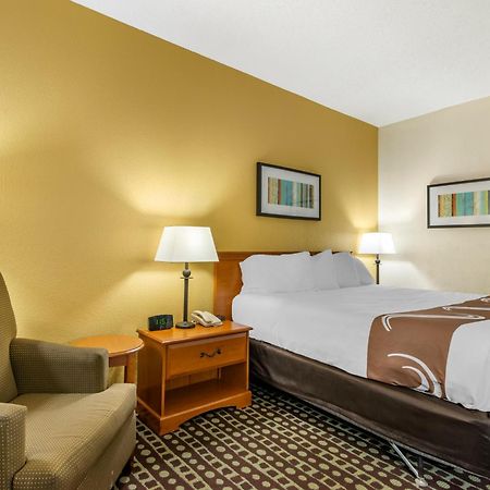 Quality Inn Fayetteville Near Historic Downtown Square Rum bild