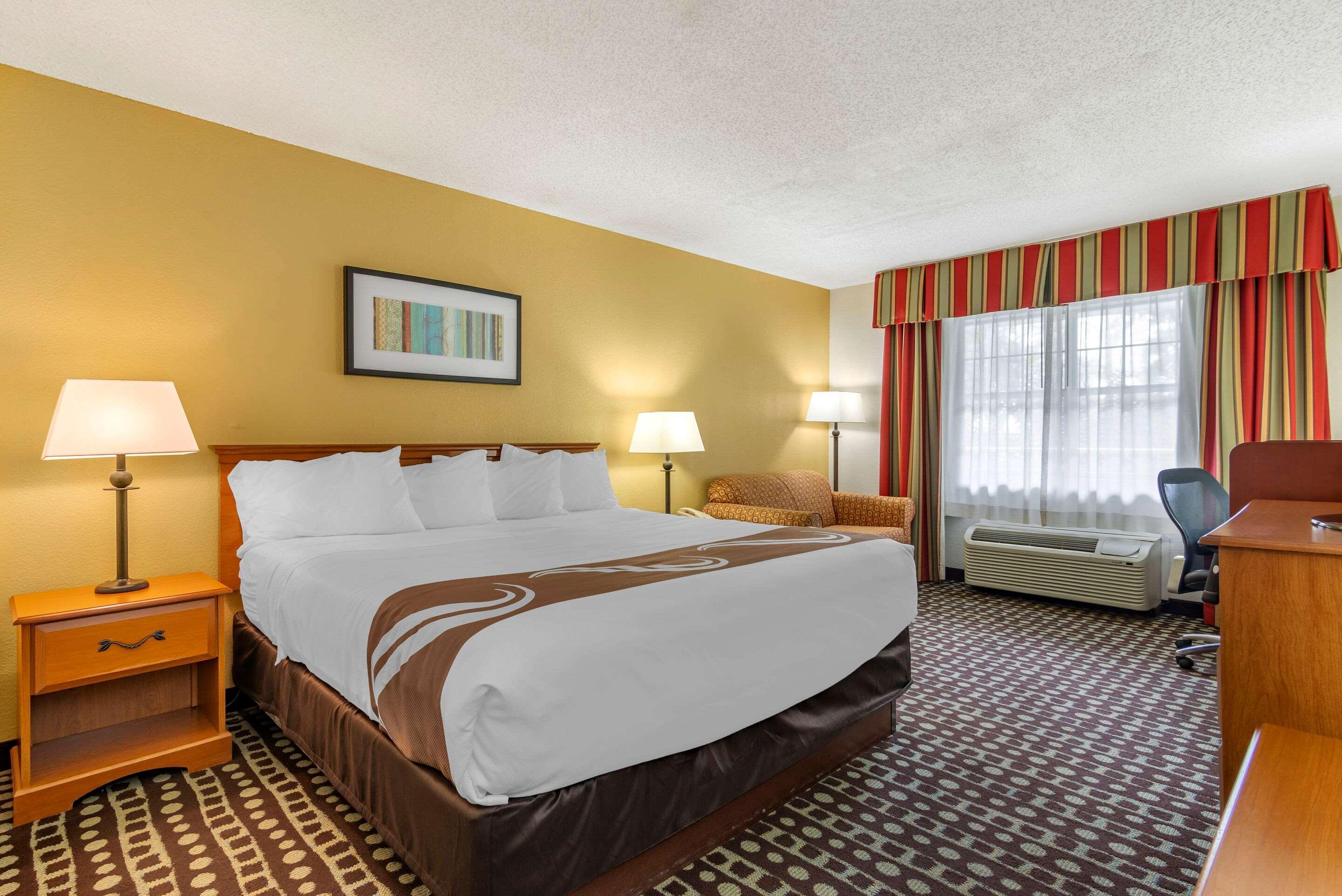 Quality Inn Fayetteville Near Historic Downtown Square Exteriör bild