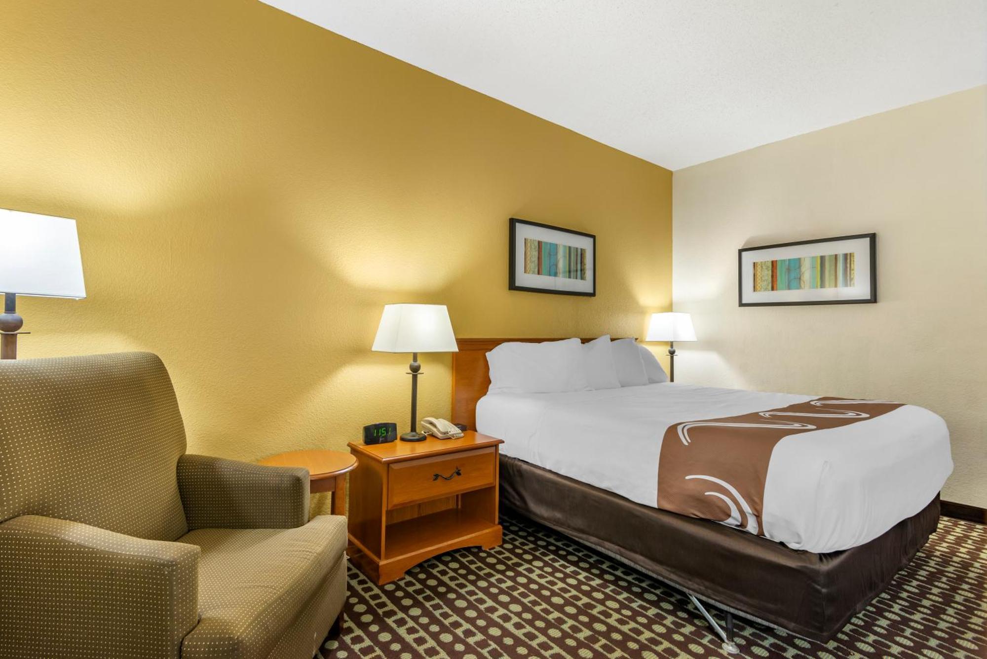 Quality Inn Fayetteville Near Historic Downtown Square Rum bild